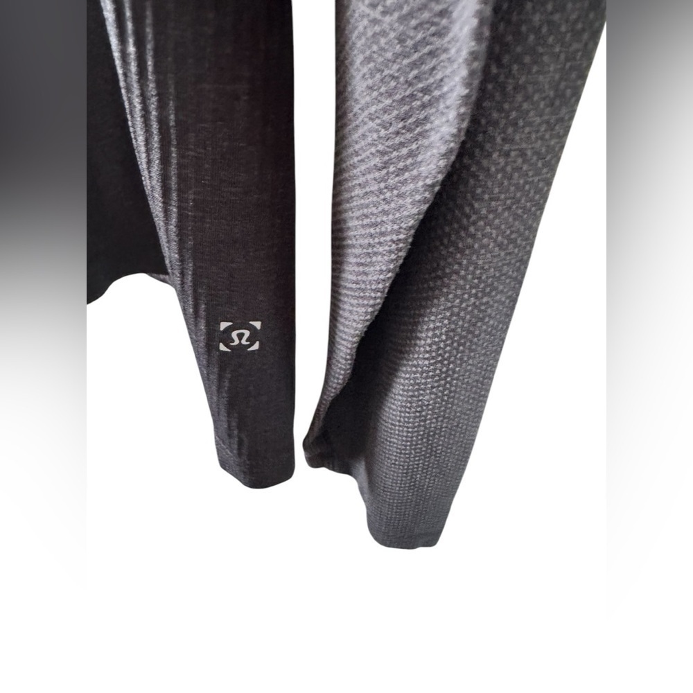 Lululemon Metal Vent Tech Long Sleeve Shirt Dark Charcoal Gray MEDIUM - Picture 5 of 9